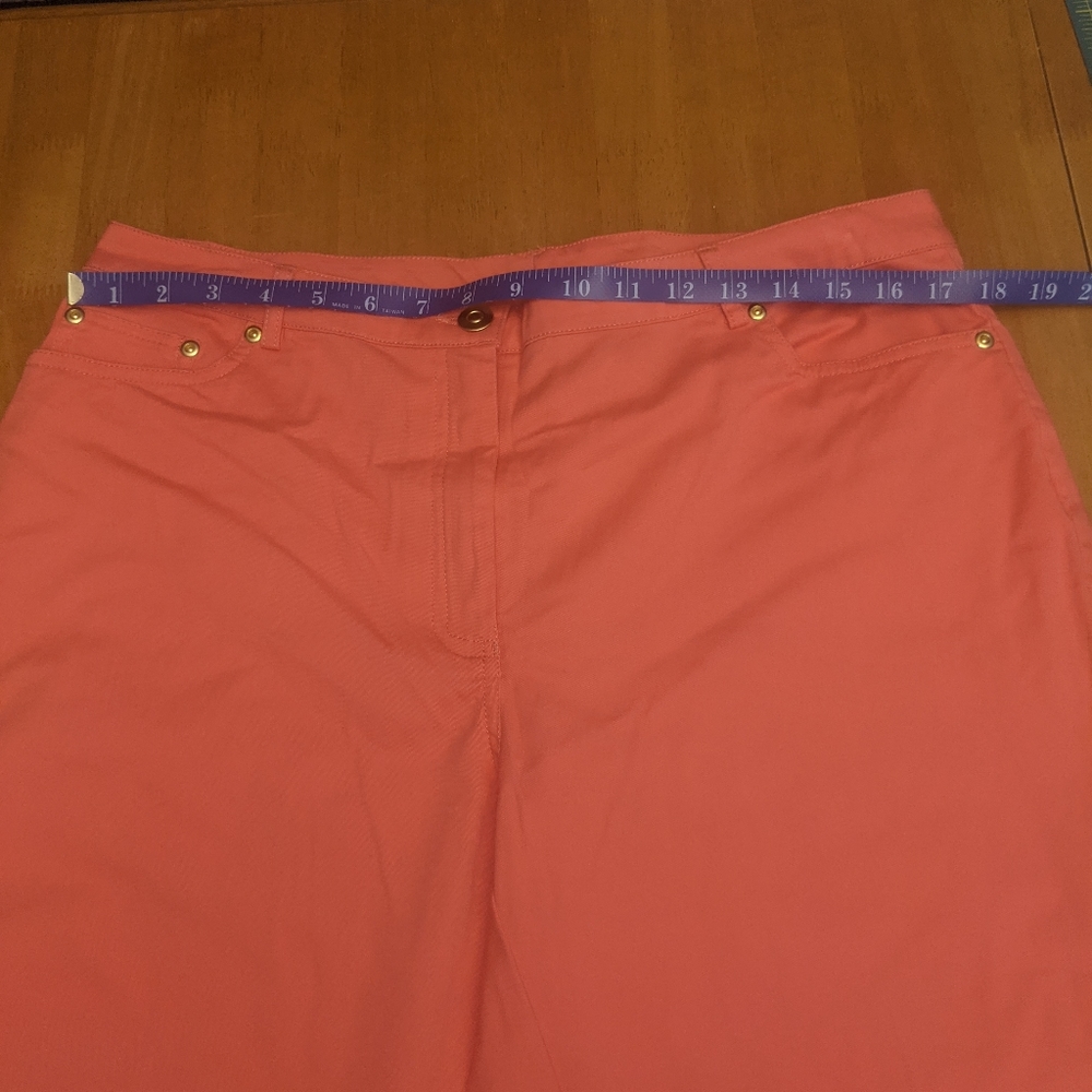 Rudy Rd. Capris - Picture 9 of 9